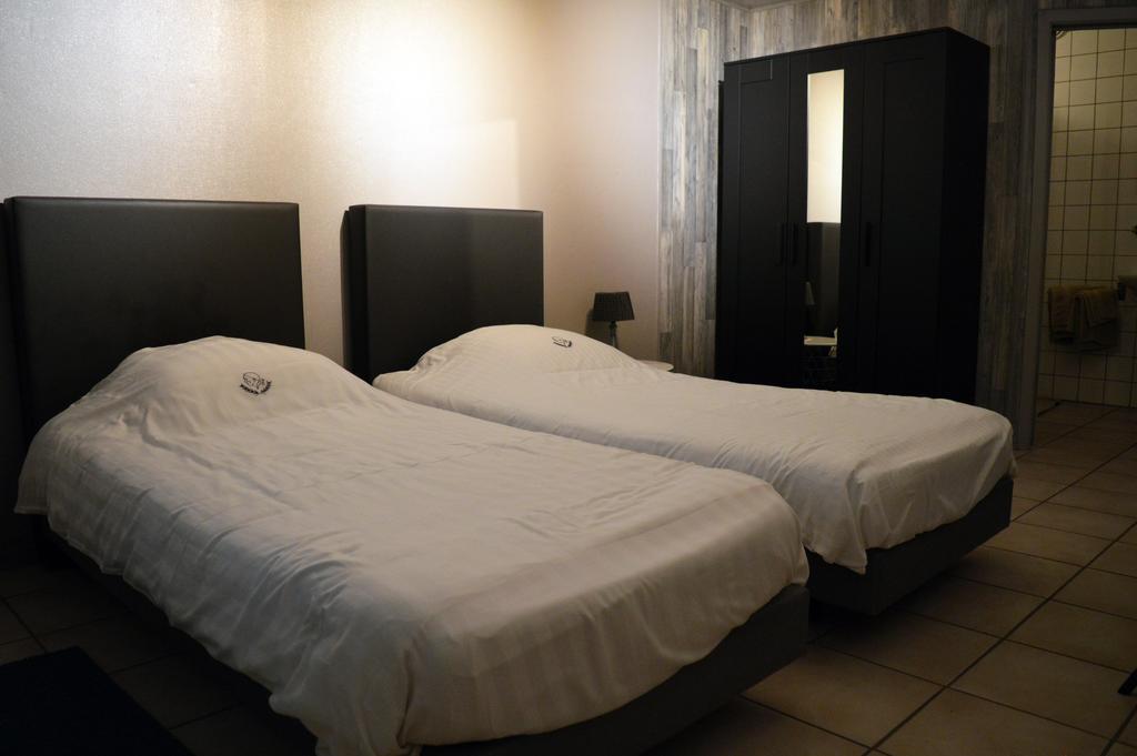 Hotel De Schacht Генк Екстер'єр фото